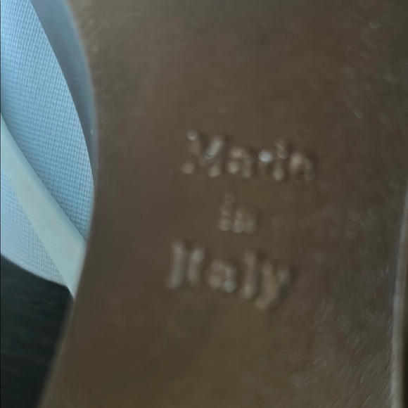 Italian Shoemakers White Floral Sandals - Picture 5 of 5